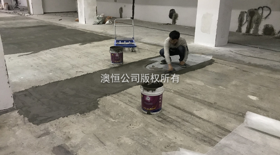 做自流平水泥前的基礎(chǔ)地面處理-用澳恒膠泥處理地面裂縫 做自流平水泥前的基礎(chǔ)地面處理-用澳恒膠泥處理地面裂縫