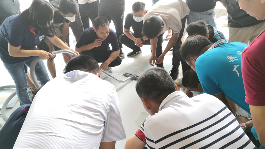 培訓(xùn)現(xiàn)場學(xué)員們充滿熱情 培訓(xùn)現(xiàn)場學(xué)員們充滿熱情