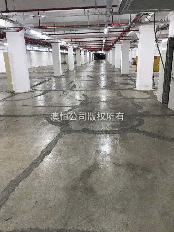 用膠泥修補(bǔ)后的整體效果 用膠泥修補(bǔ)后的整體效果