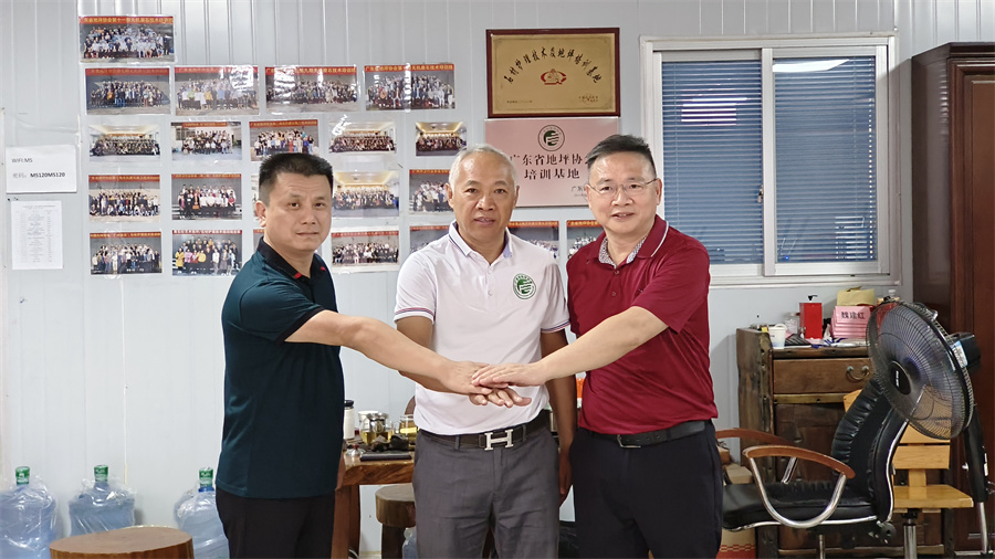 第十二期培訓(xùn)老師合影 第十二期培訓(xùn)老師合影