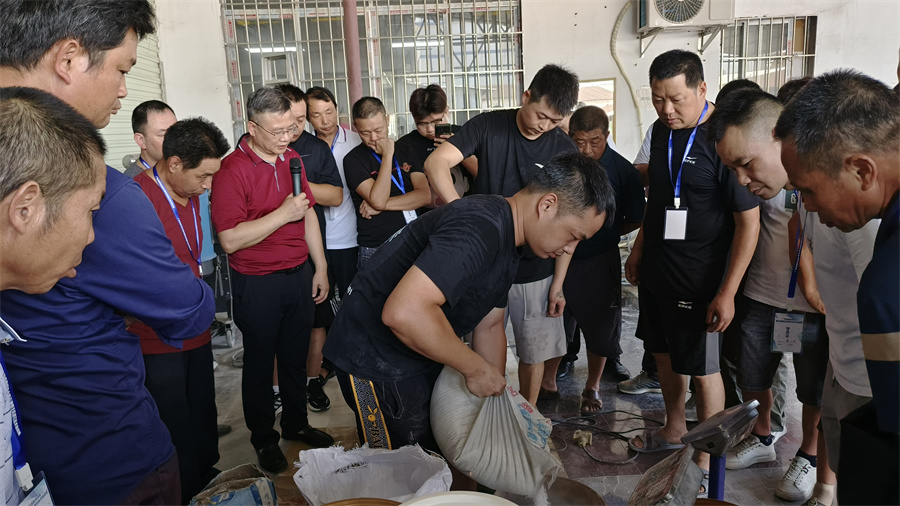 無(wú)機(jī)磨石實(shí)操現(xiàn)場(chǎng) 無(wú)機(jī)磨石實(shí)操現(xiàn)場(chǎng)