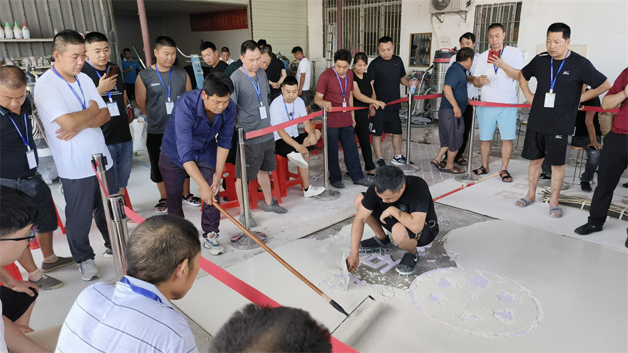 學(xué)員動(dòng)手實(shí)操 學(xué)員動(dòng)手實(shí)操