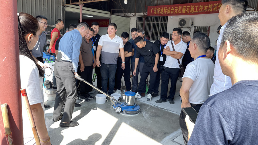 學(xué)員拋光實(shí)操 學(xué)員拋光實(shí)操